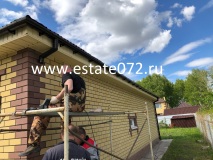 Монтаж пластиковой водосточной системы